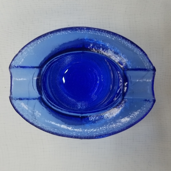 Vintage Blue Glass Tophat Ashtray - Picture 2 of 12